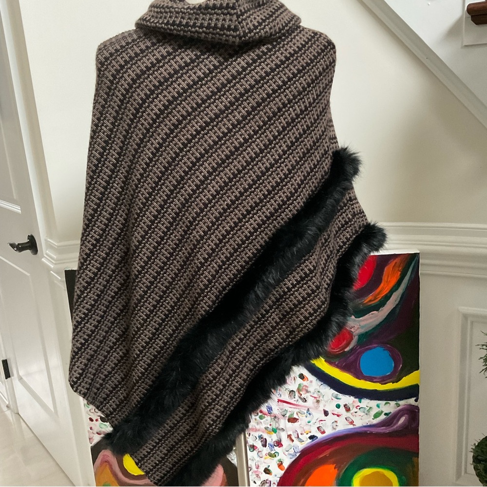 Joseph Ribkoff Poncho - Picture 6 of 7